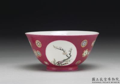 图片[2]-Bowl with flowers and bird in round panels in red ground of falangcai painted enamels, Qing dynasty, Yongzheng reign (1723-1735)-China Archive